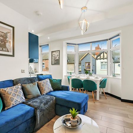 Stylish Yorkshire Gem - Sleeps 4 - Great Location Apartment Castleford Ngoại thất bức ảnh