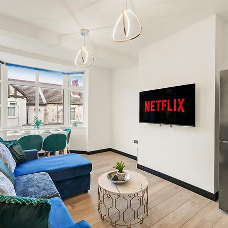Stylish Yorkshire Gem - Sleeps 4 - Great Location Apartment Castleford Ngoại thất bức ảnh
