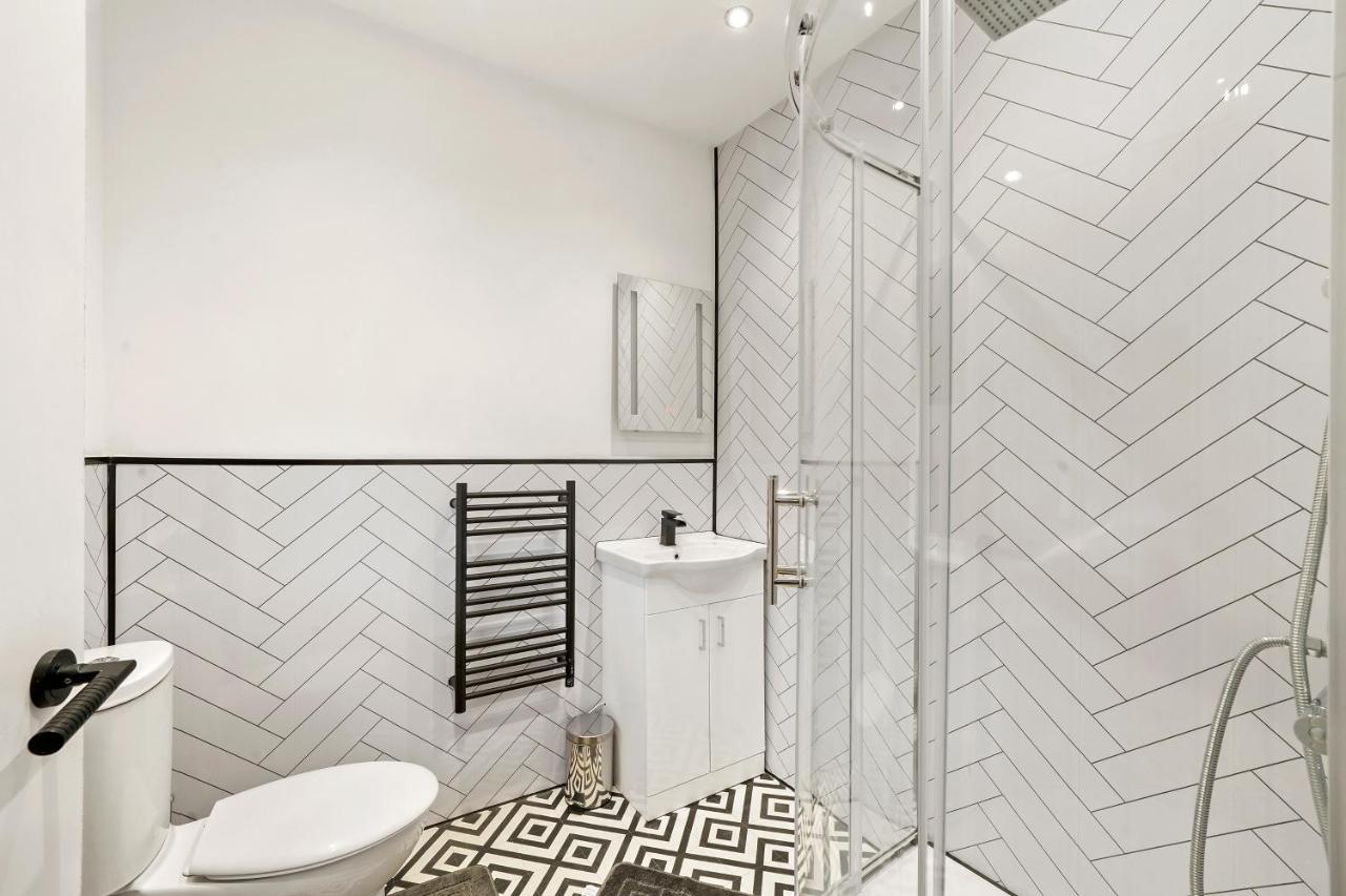 Stylish Yorkshire Gem - Sleeps 4 - Great Location Apartment Castleford Ngoại thất bức ảnh
